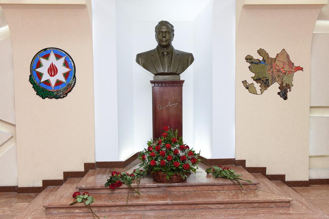 В АУЯ состоялась церемония открытия I Международной научной конференции, посвященной 95-летию со дня рождения Гейдара Алиева.