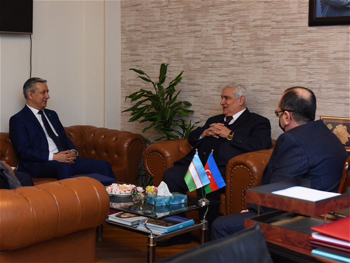 Ректор АУЯ встретился с послом Узбекистана в Азербайджане