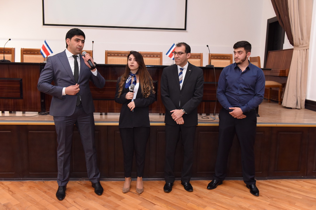 В рамках первого латиноамериканского кинофестиваля в Азербайджанском университете языков прошла демонстрация фильма