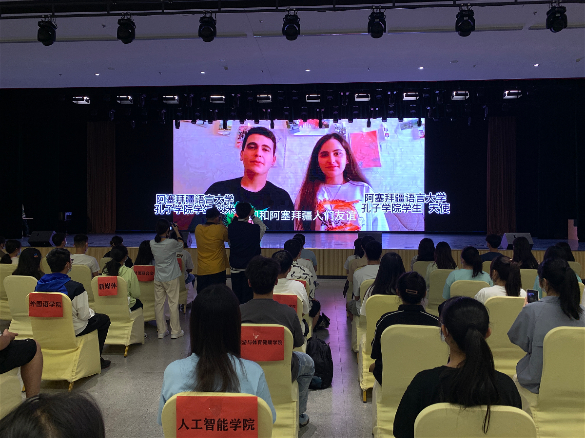 Студенты Университета языков отметили День молодежи в Китае