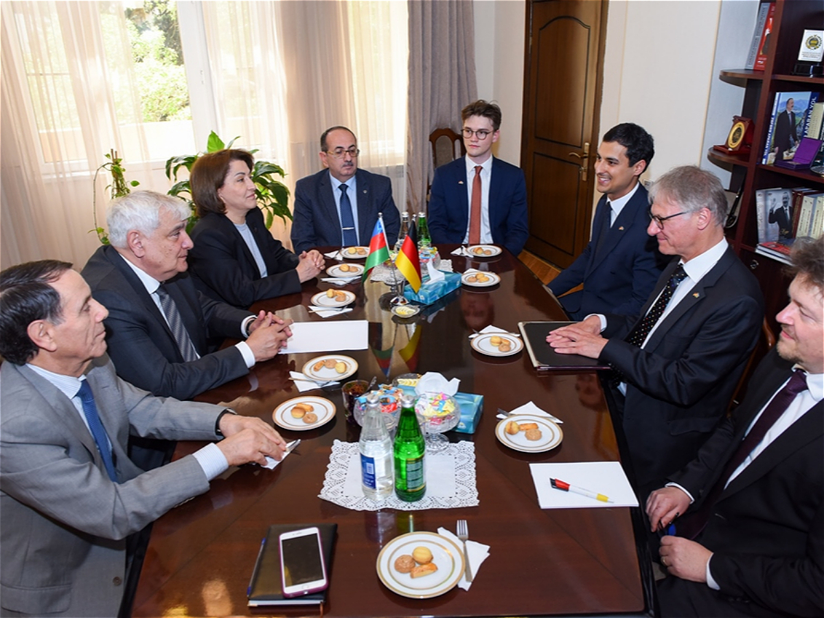 Посол Германии в Азербайджане был гостем АУЯ
