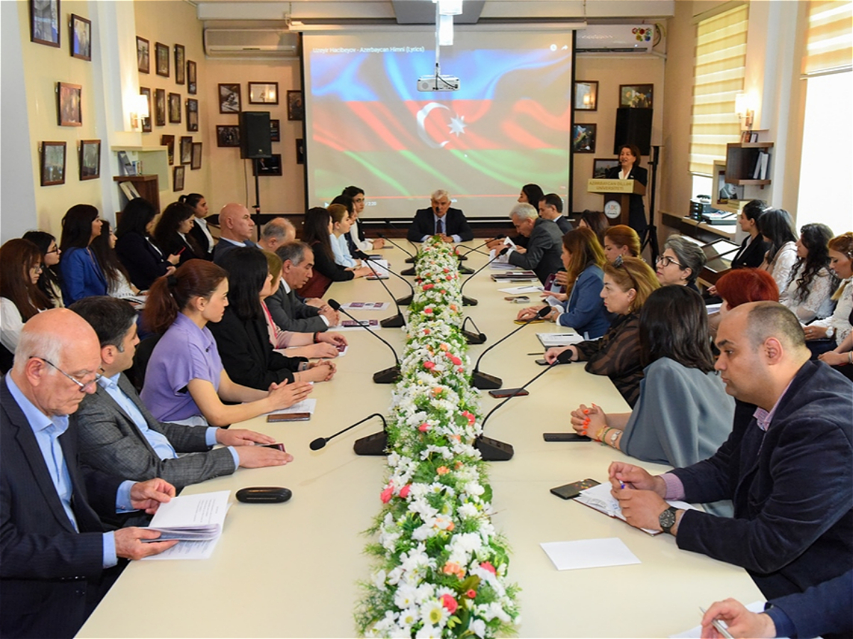 В АУЯ прошла школьно-студенческая конференция «Гейдар Алиев и могучий Азербайджан»  