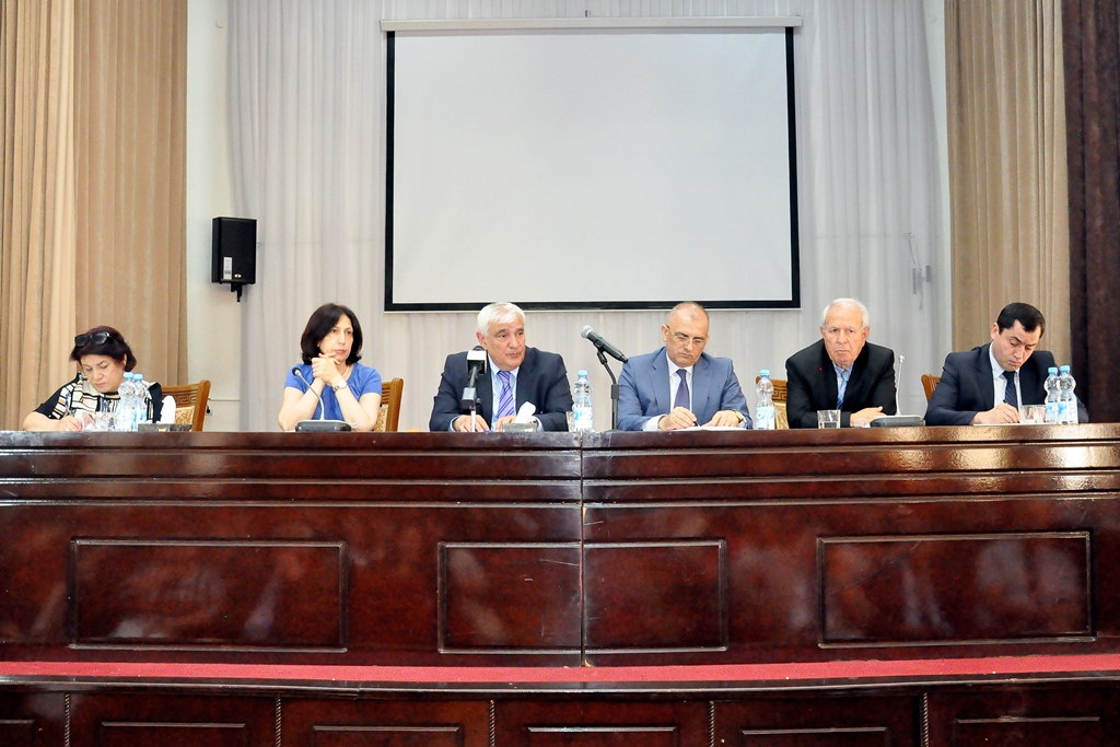 Было проведено совещание по реорганизации Азербайджанского университета языков