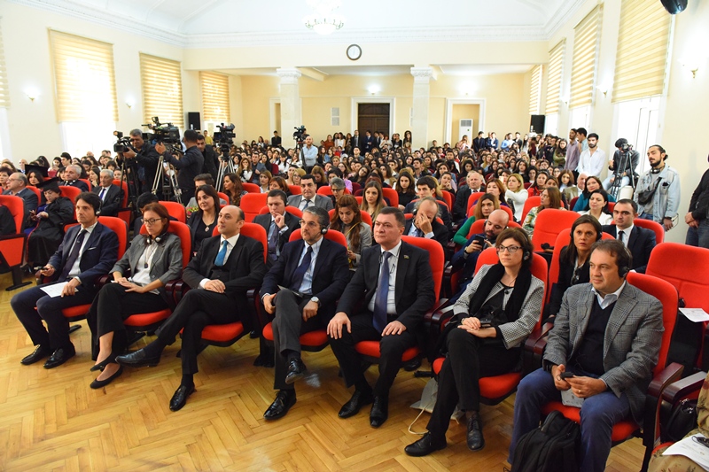 Председателю Сената Италии присвоено звание почетного доктора Азербайджанского университета языков