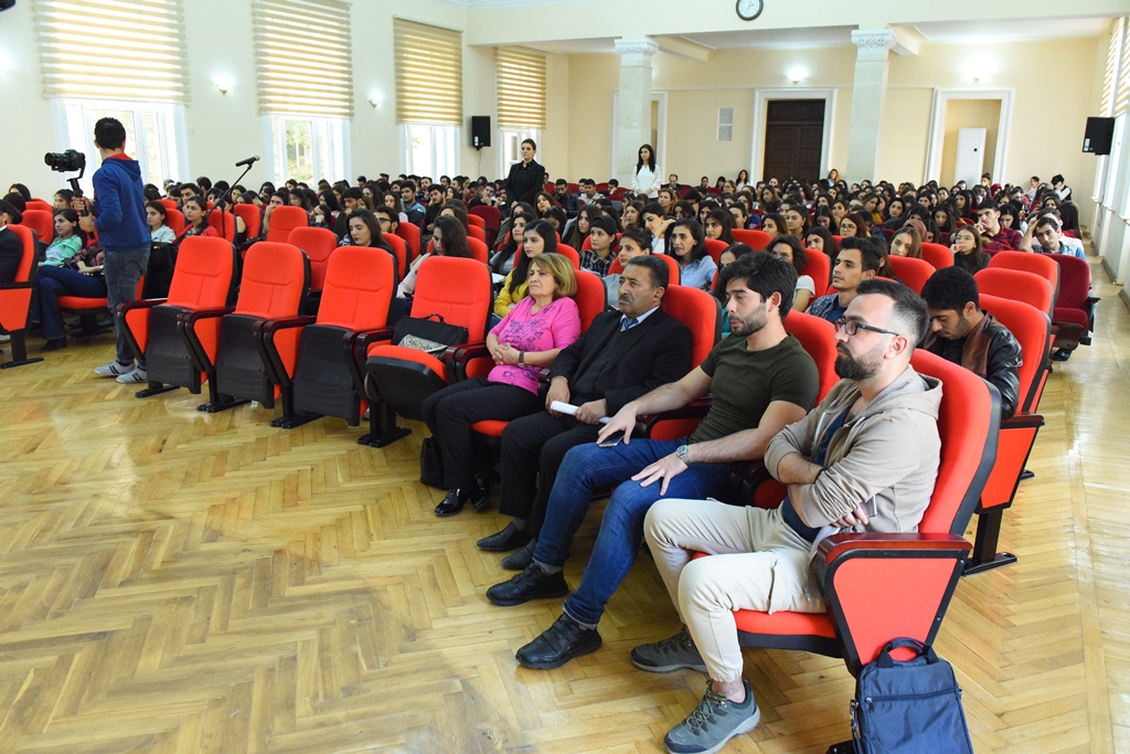 В АУЯ состоялась презентация на тему: «Возможности обучения в Италии»