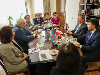 Камал Абдулла встретился с послом Австрии в Азербайджане.