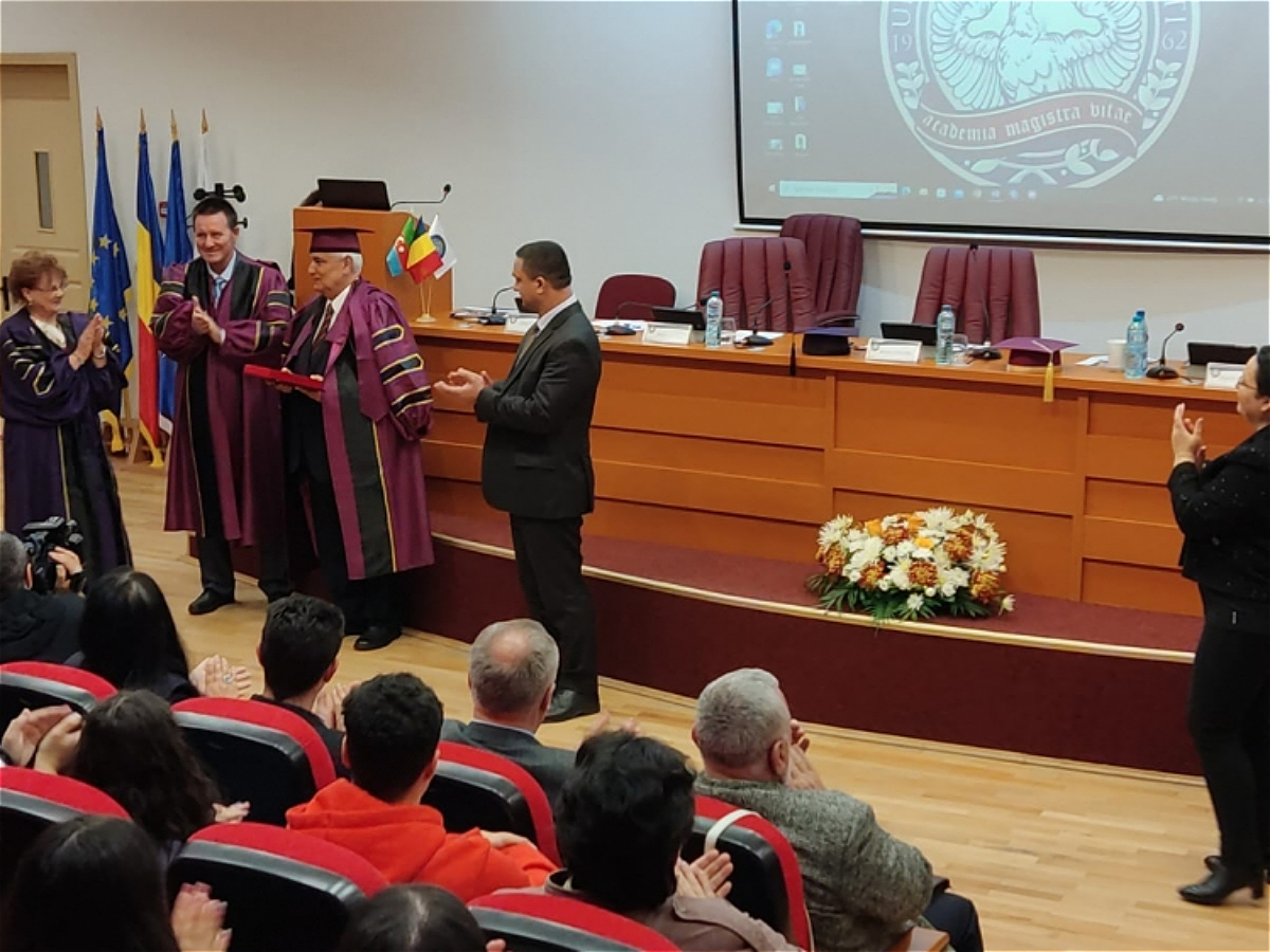 Kamal Abdulla was awarded the title of Honorary Doctor in Romania