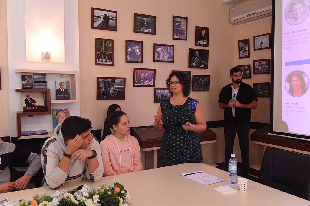 Советник посла Израиля прочитала лекцию в Азербайджанском университете языков