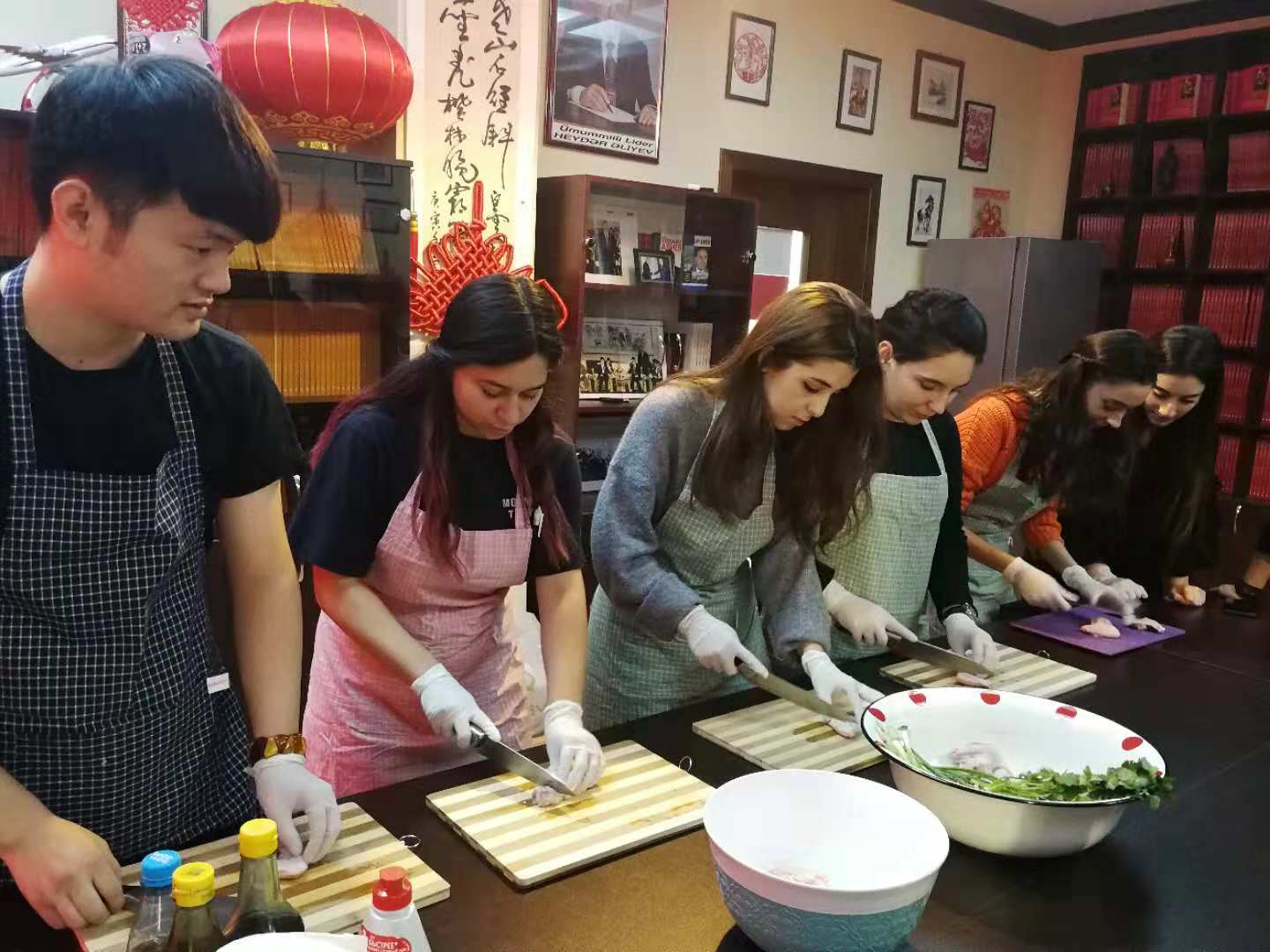 В Университете языков прошел мастер-класс по китайской кухне