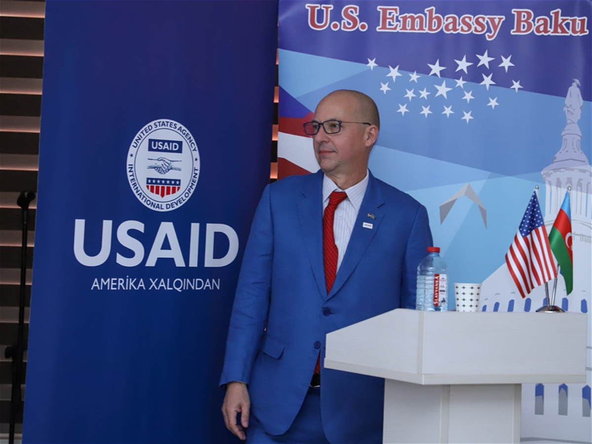 ADU-da USAID-in  Azərbaycan üzrə missiya direktoru M. Nirbas ilə görüş keçirilib