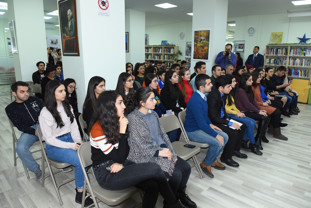 Временный поверенный в делах США в Азербайджане встретился со студентами в рамках проекта «Посольский час»
