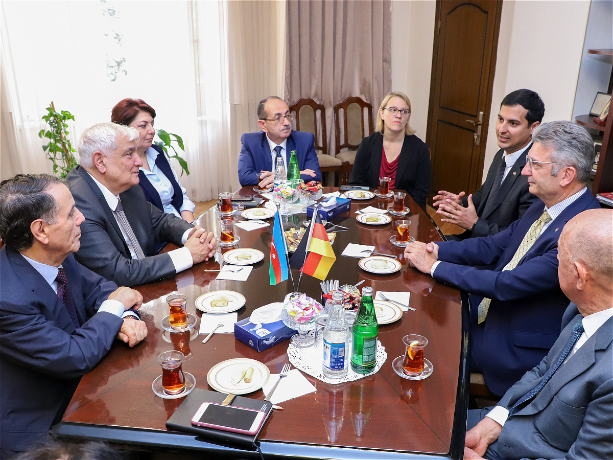 Посол Германии в Азербайджане был гостем АУЯ
