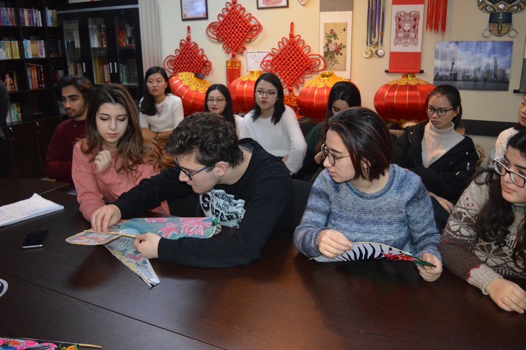 В Университете языков состоялся китайский Праздник фонарей