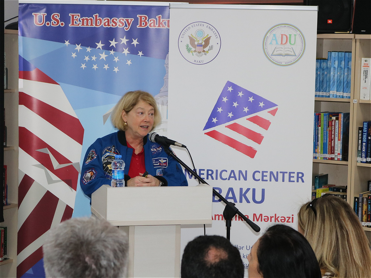 NASA Deputy Administrator Pamela Melroy meets with AUL students      