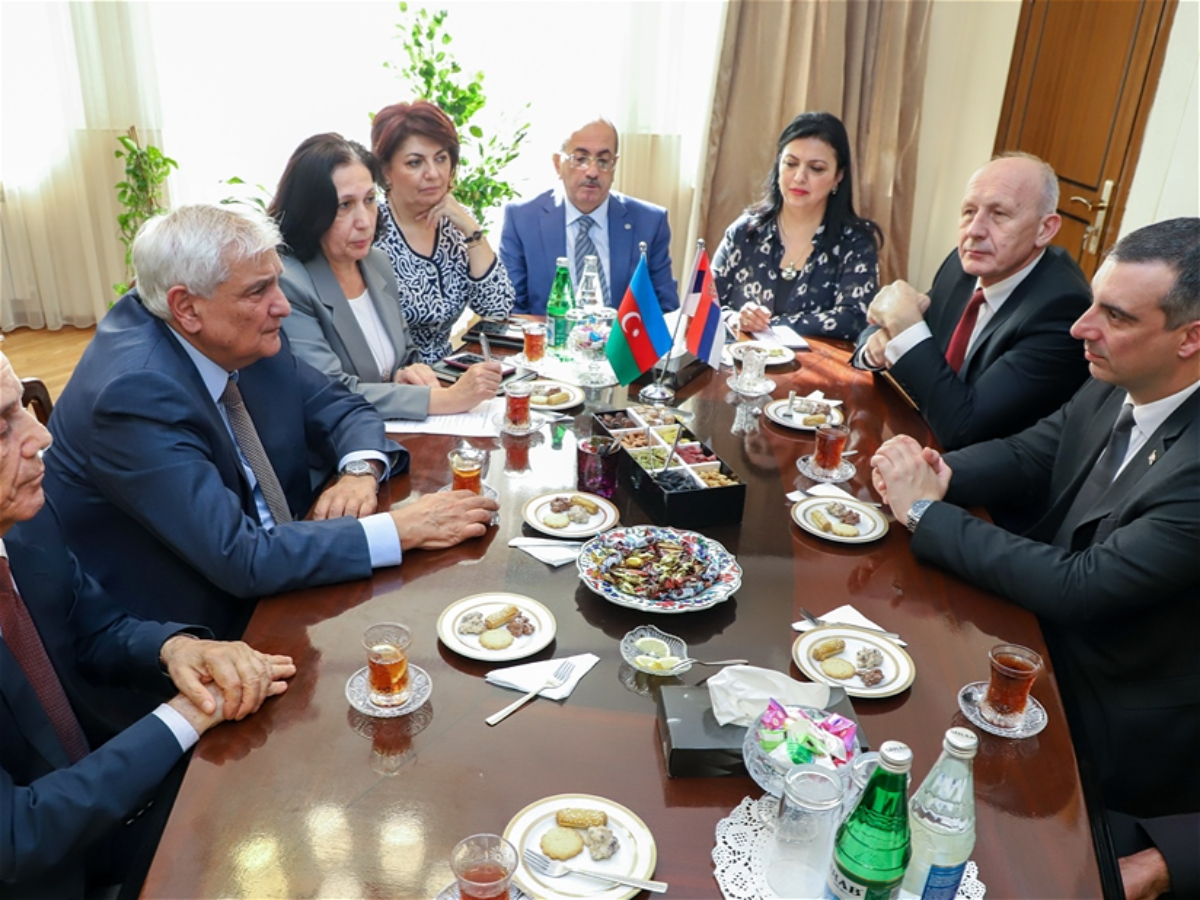 Ректор АУЯ Камал Абдулла встретился с председателем Национальной ассамблеи Сербии