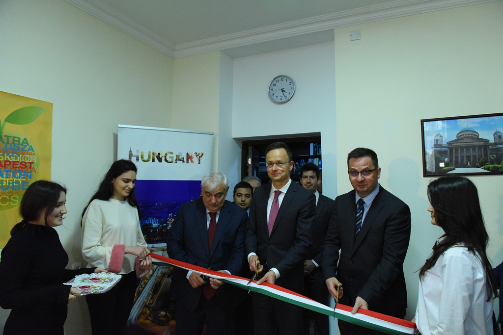 В АУЯ состоялось открытие Центра венгерского языка и культуры