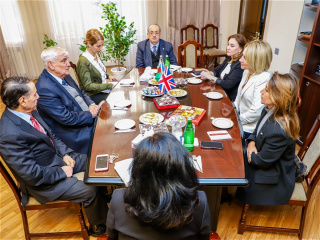 Руководство филиала организации "British Council" в Азербайджане посетило АУЯ