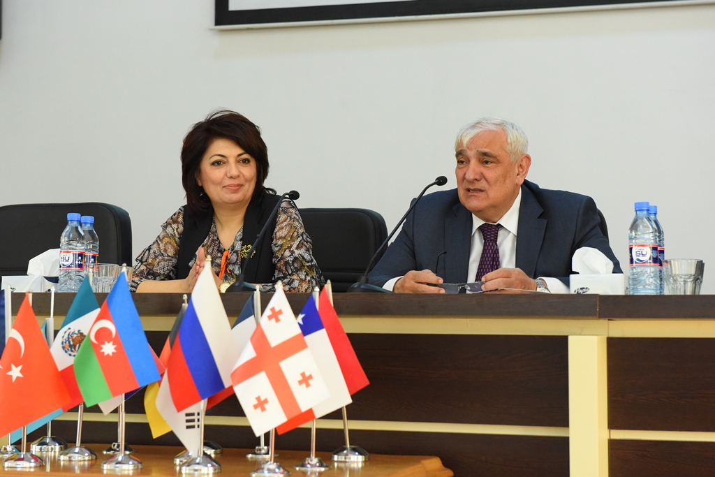 В АУЯ успешно завершила свою работу конференция «Гейдар Алиев: идеология мультикультурализма и толерантности»