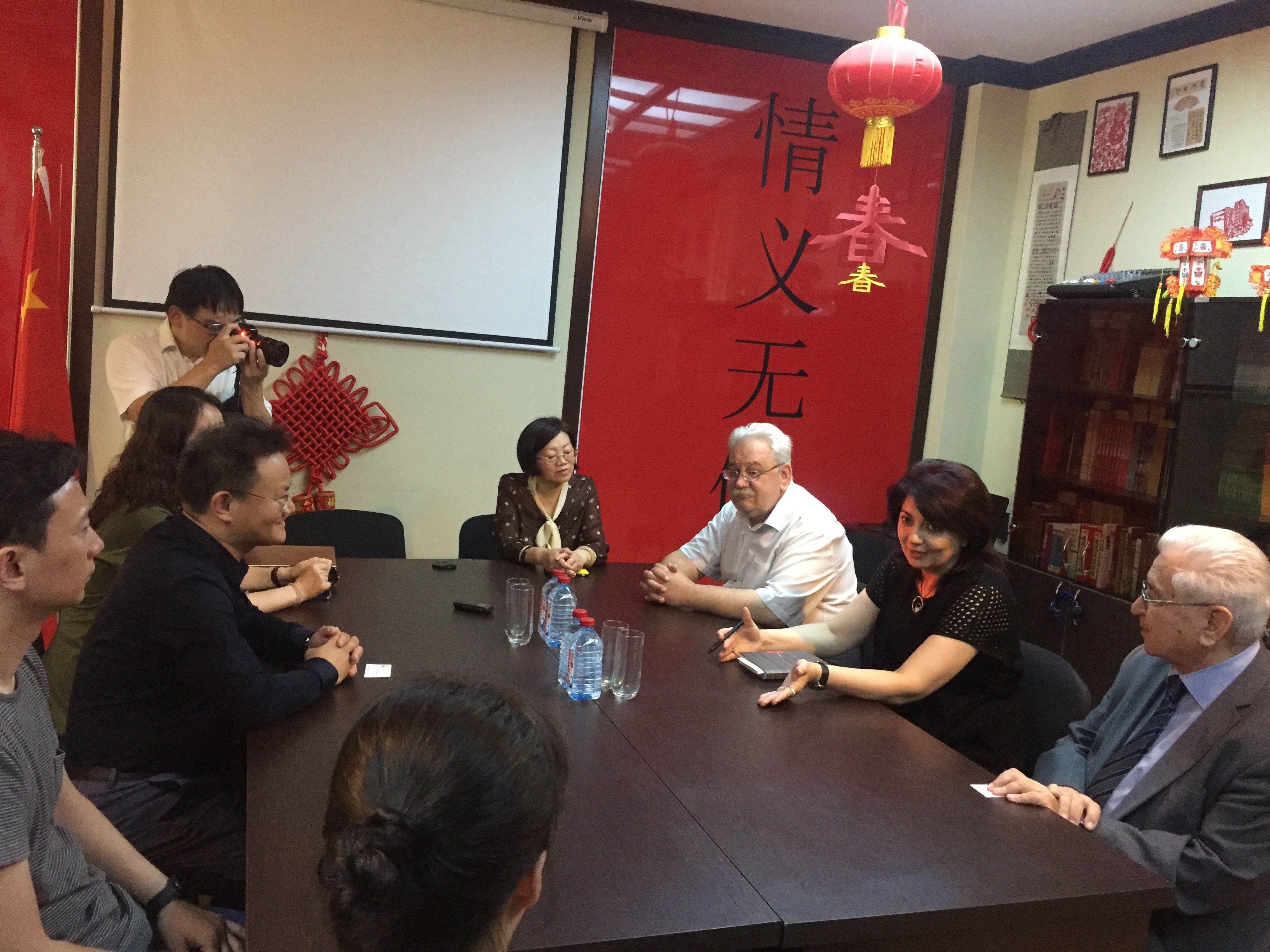 Член Народного политического консультативного совета Китая посетил Университет языков