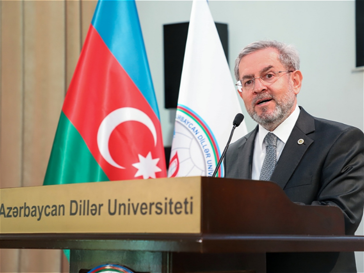Necdet Ünüvar: "Konfrans çox yüksək dərəcədə təşkil olunub"