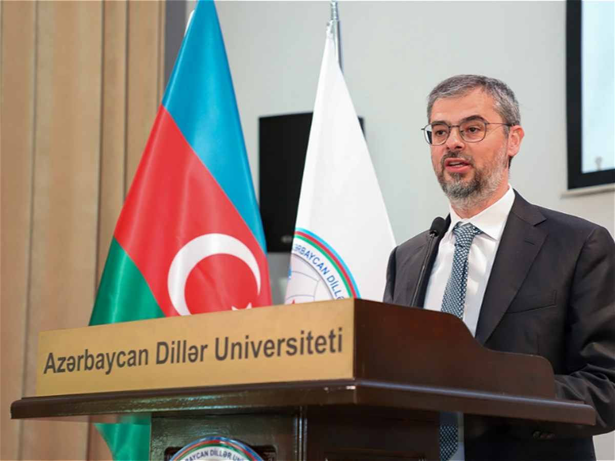 İtaliyalı rektor: "Konfrans həm elmi, həm də beynəlxalq dialoq baxımından olduqca faydalı oldu" 