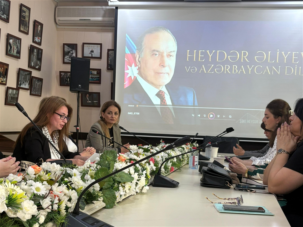 ADU-da “Heydər Əliyevin dil siyasəti” mövzusunda dəyirmi masa keçirilib